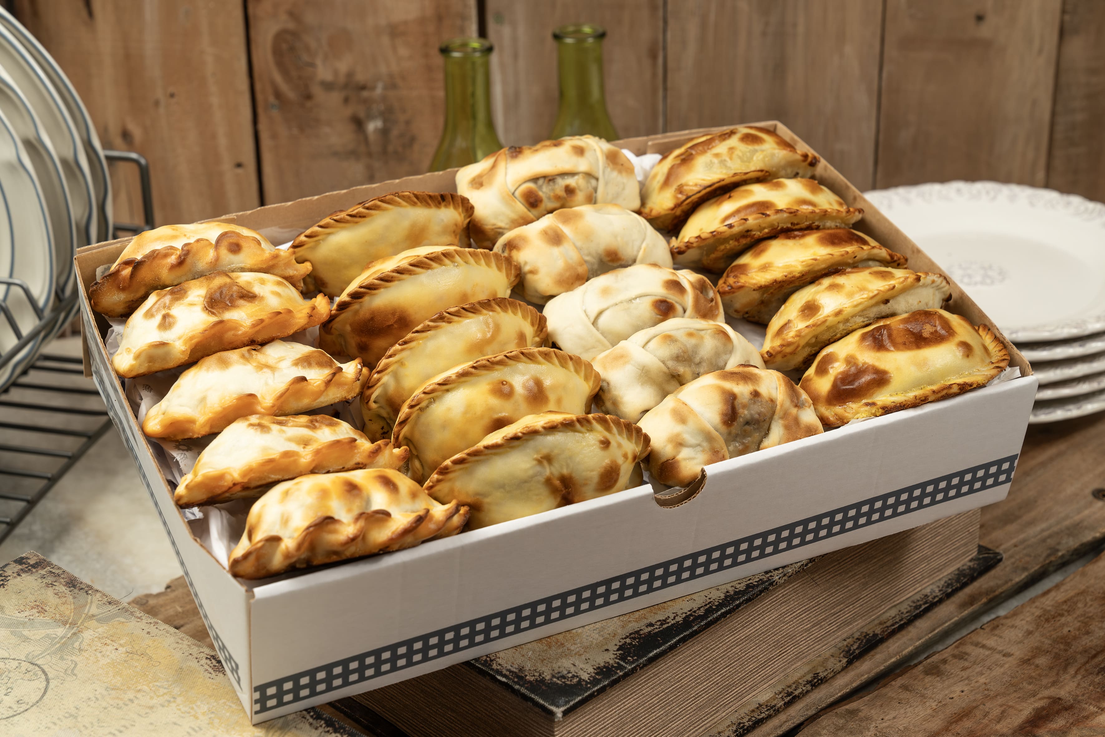 CAJA GRANDE EMPANADAS