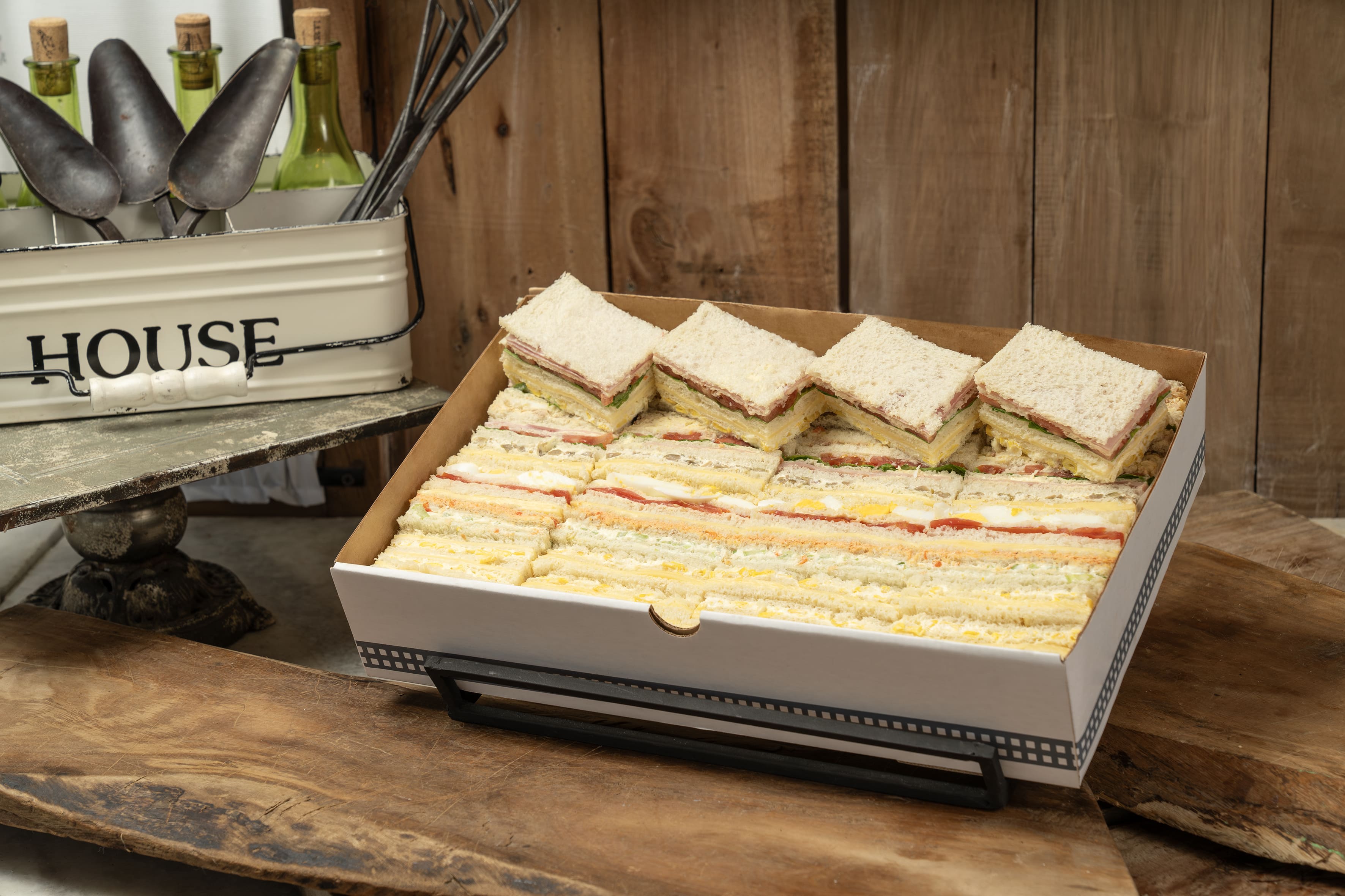 CAJA GRANDE SANDWICHES DE MIGA